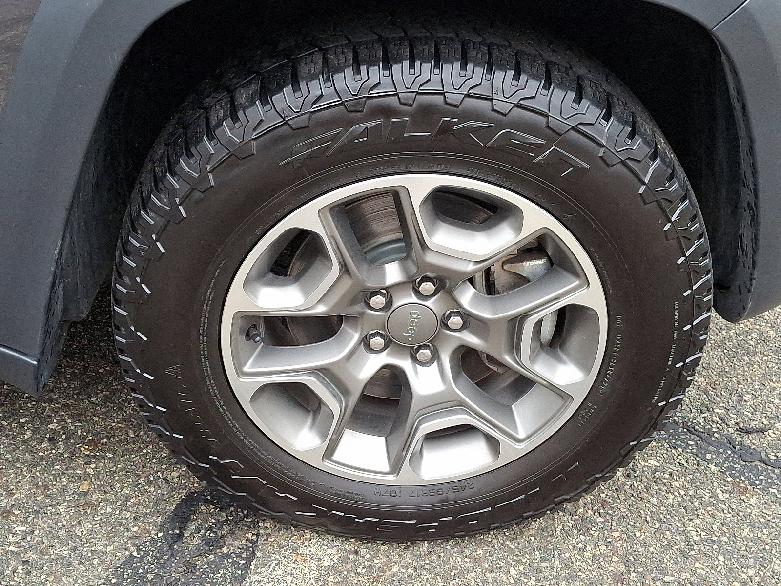 Certified 2020 Jeep Cherokee Trailhawk w/ Cold Weather Group image 10