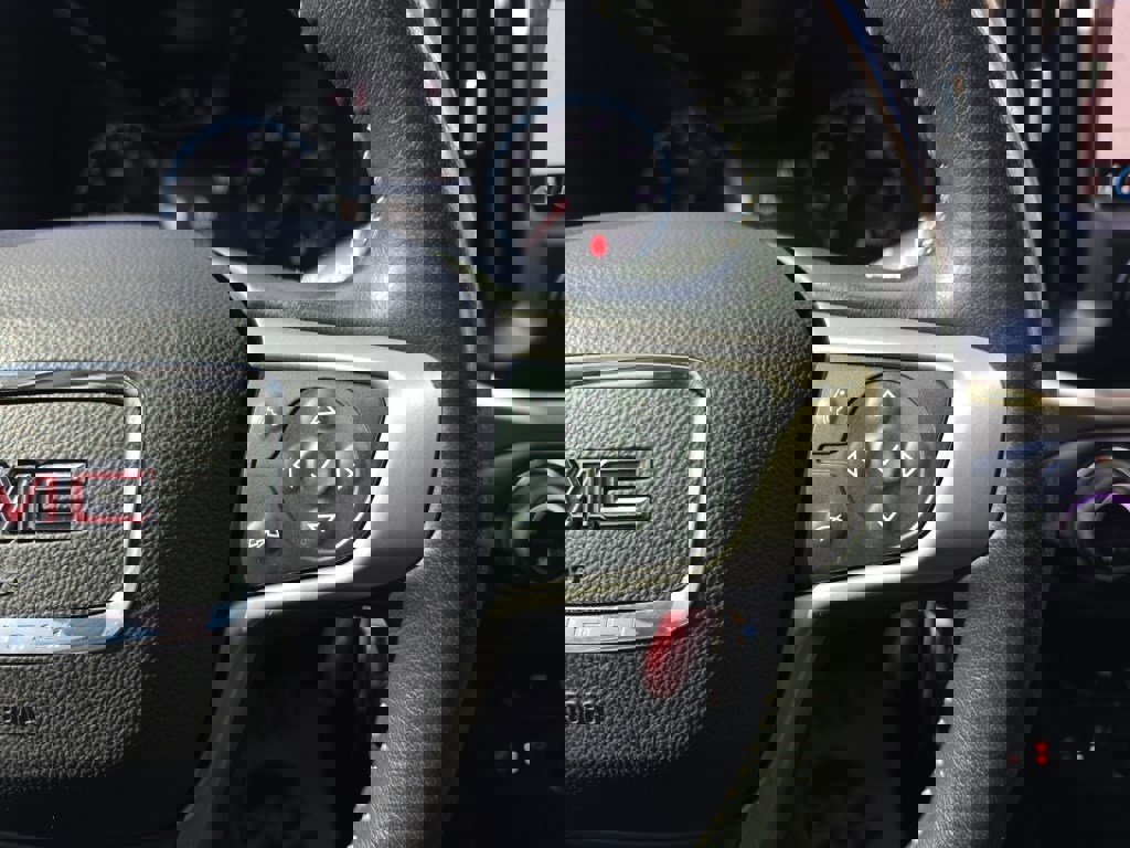 Used 2022 GMC Canyon Denali image 21