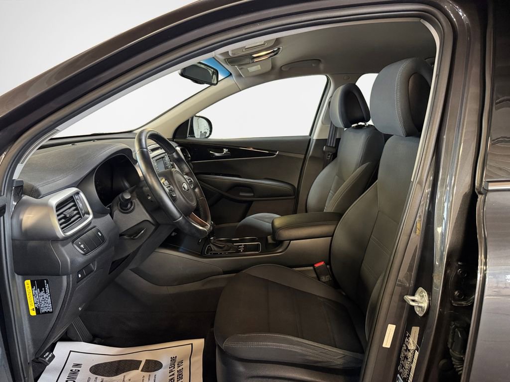 Used 2016 Kia Sorento LX w/ LX Convenience Package image 12