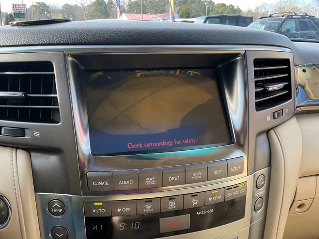 Used 2011 Lexus LX 570 4WD w/ Luxury Pkg image 18
