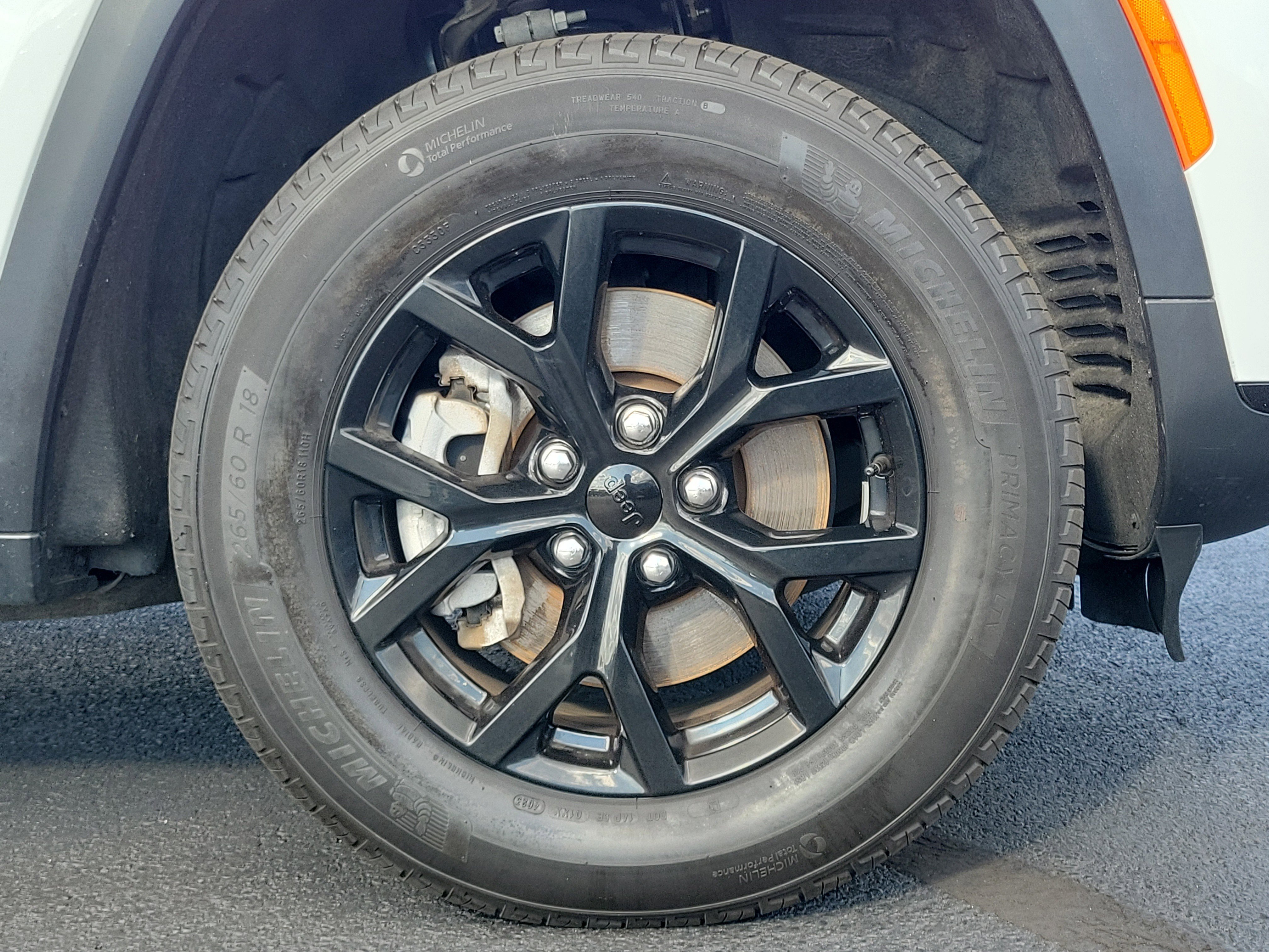 Used 2024 Jeep Grand Cherokee L Laredo image 5