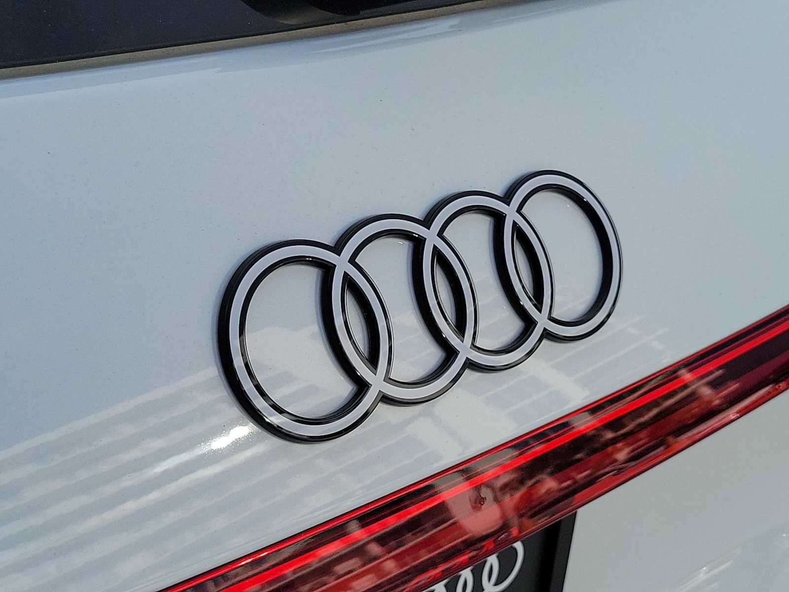 Certified 2025 Audi Q5 Premium Plus w/ Premium Plus AWD/4WD image 10