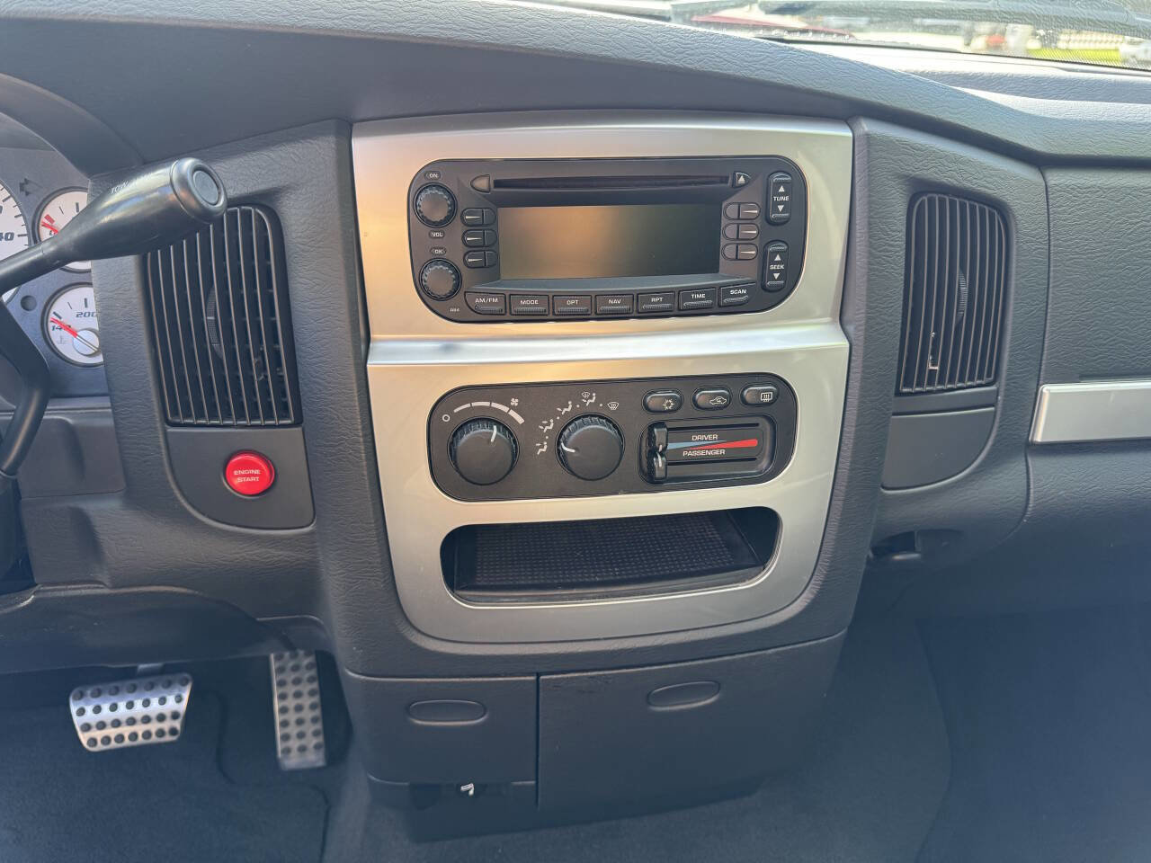 Used 2005 Dodge Ram 1500 Truck 2WD Quad Cab image 14