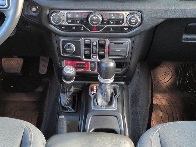 Used 2024 Jeep Wrangler Unlimited AWD/4WD image 18