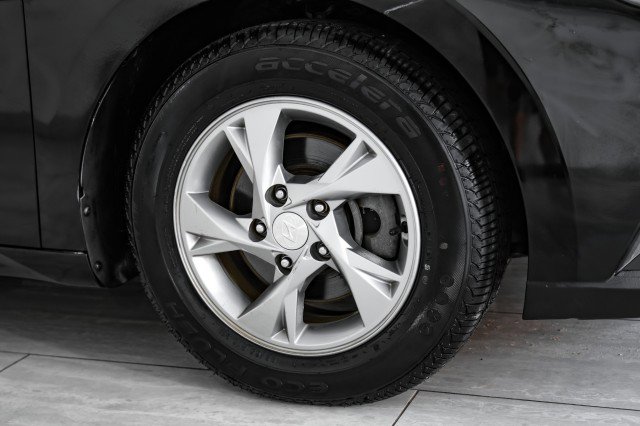 Used 2021 Hyundai Elantra SE w/ Cargo Package image 51