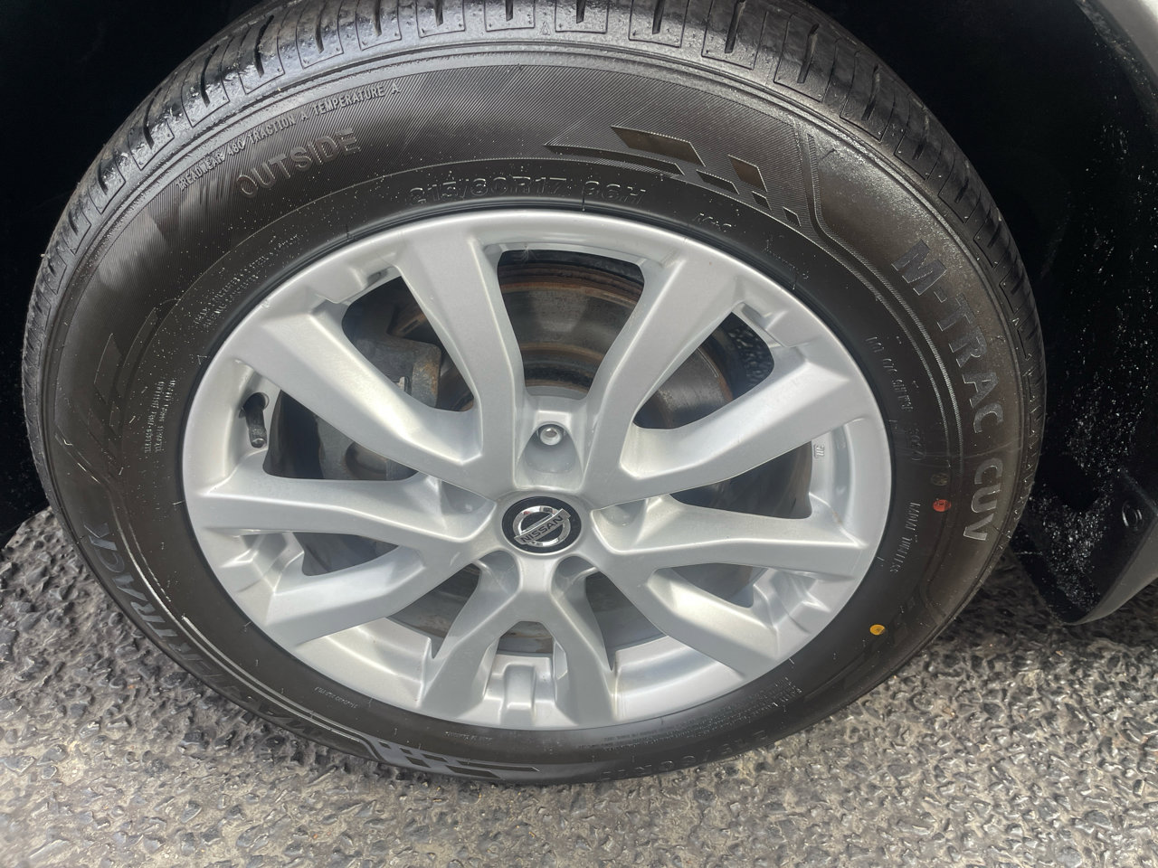 Used 2022 Nissan Rogue Sport S image 14