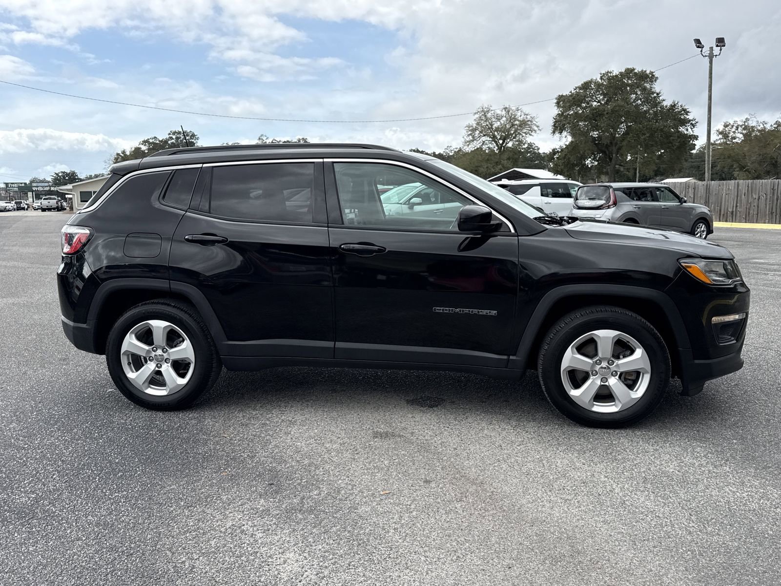 Used 2019 Jeep Compass Latitude w/ Popular Equipment Group image 6