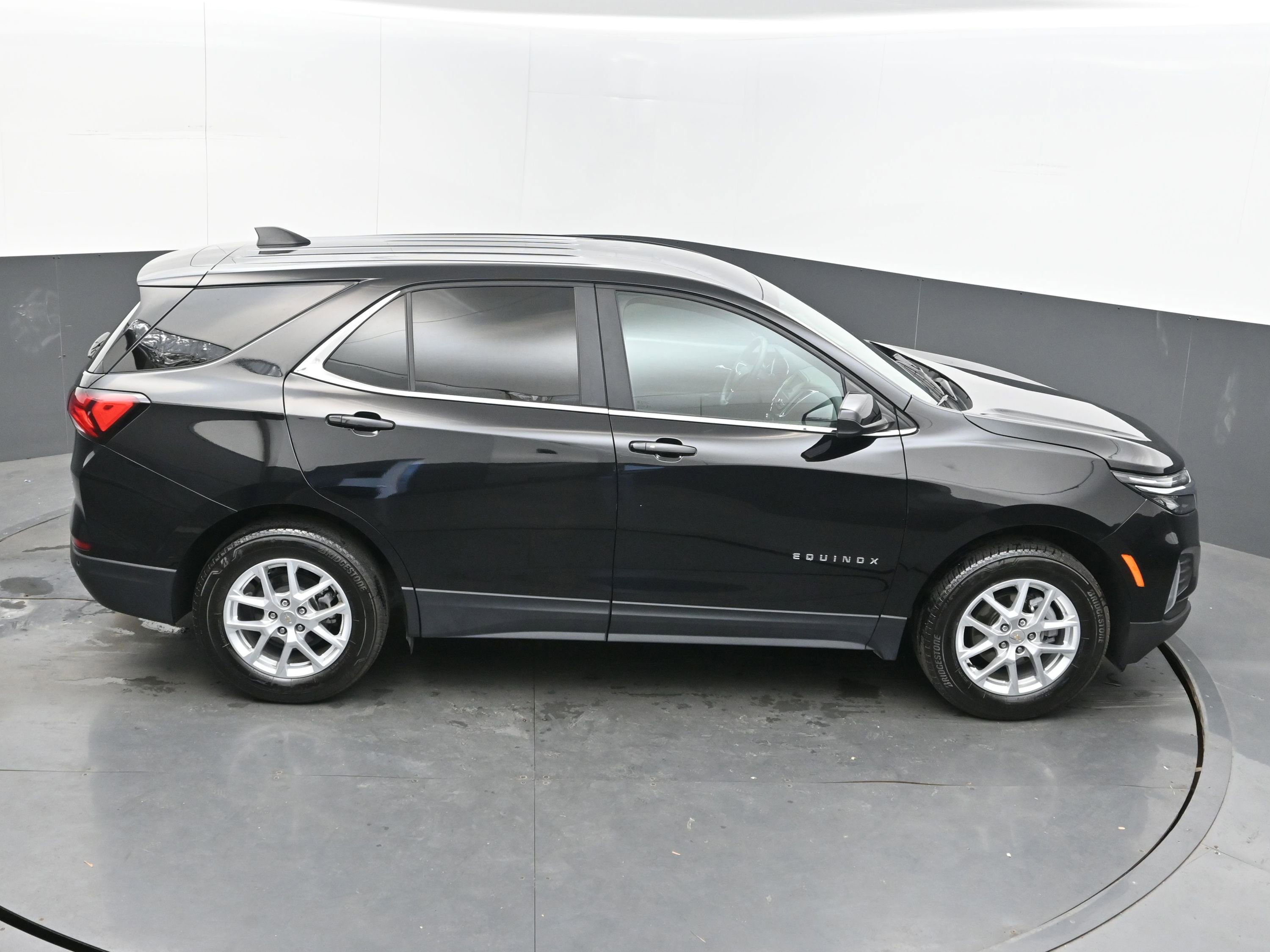 Used 2024 Chevrolet Equinox LT image 33