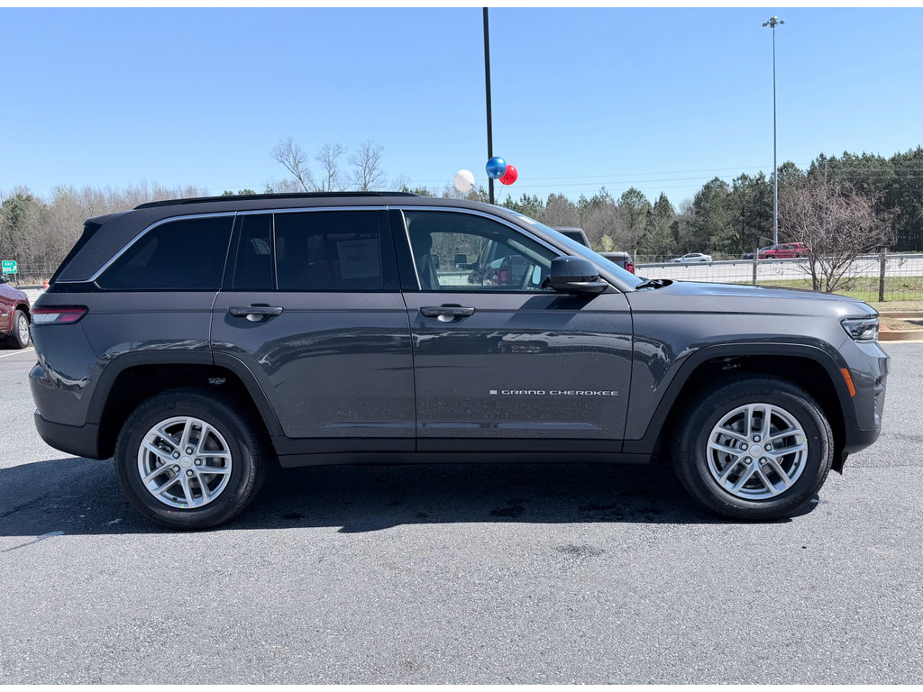 New 2026 Jeep Grand Cherokee Laredo X RWD image 4