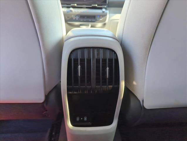 Used 2025 Hyundai Kona SEL FWD image 16