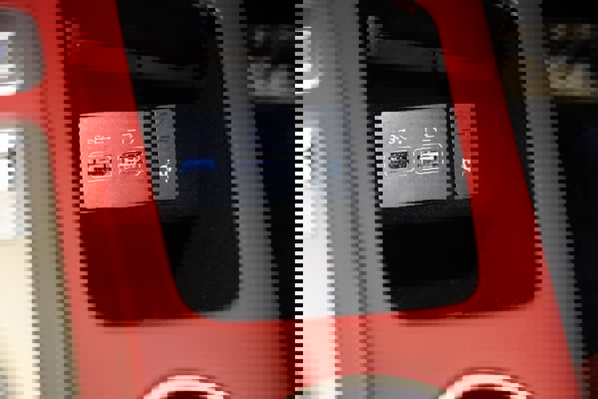 Used 2023 Genesis GV70 2.5T w/ Sport Prestige Package image 34