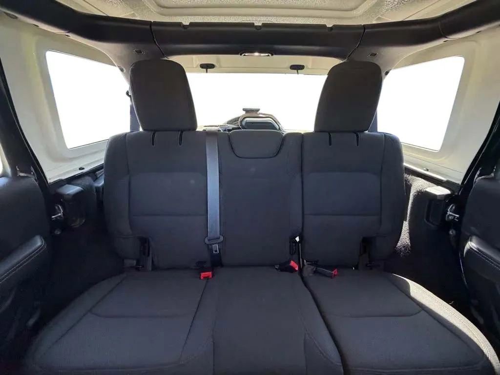 Used 2023 Jeep Wrangler Unlimited Sahara w/ Dual Top Group AWD/4WD image 25