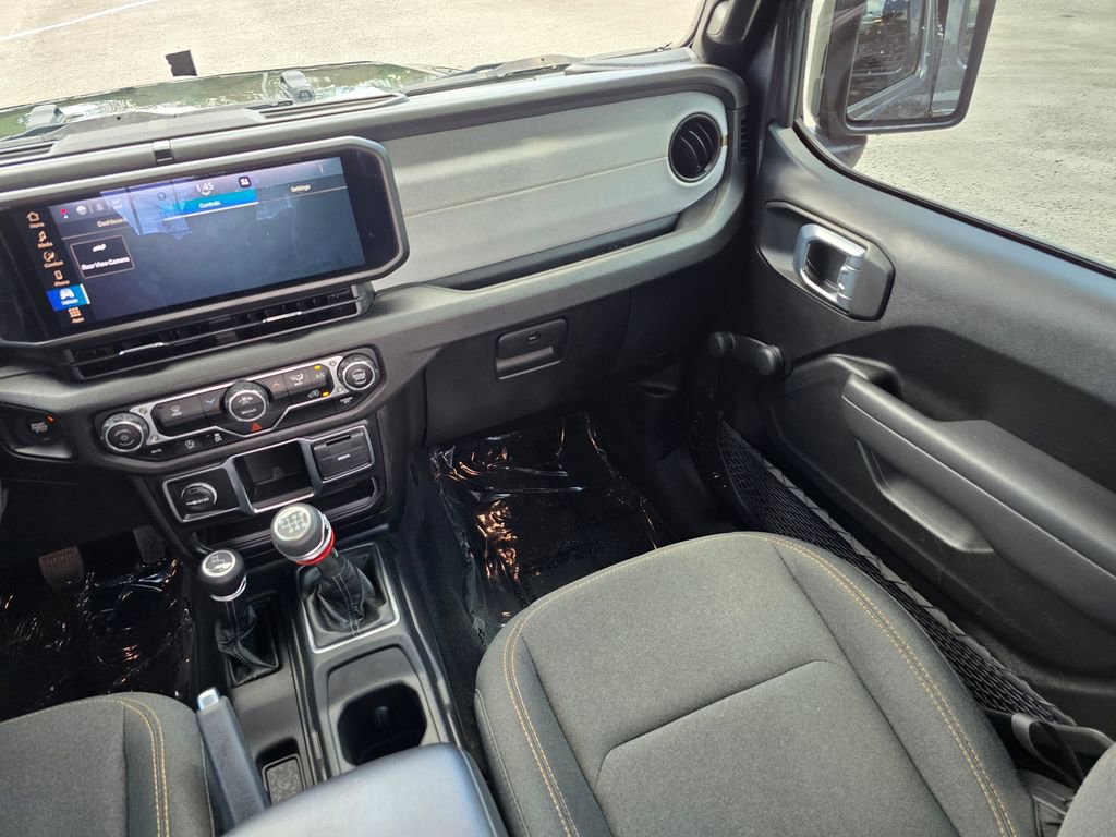 Certified 2024 Jeep Gladiator Sport image 33