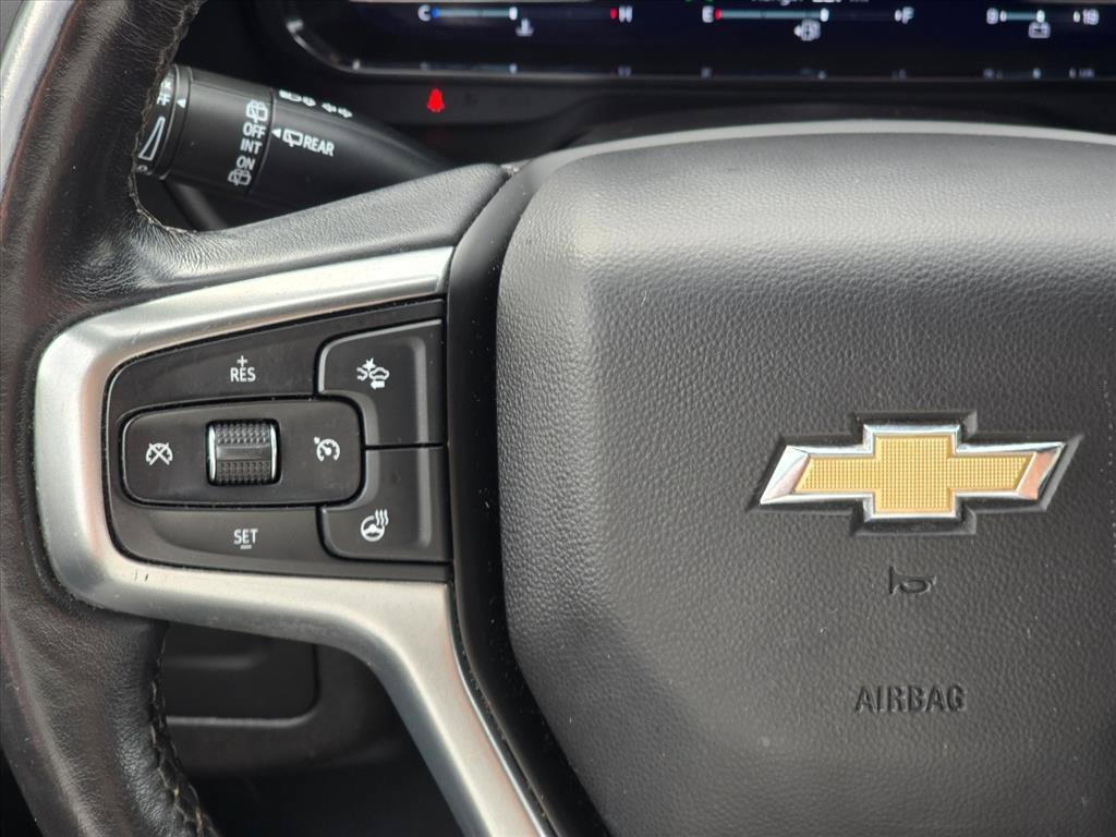 Used 2022 Chevrolet Suburban LT w/ Luxury Package RWD image 14