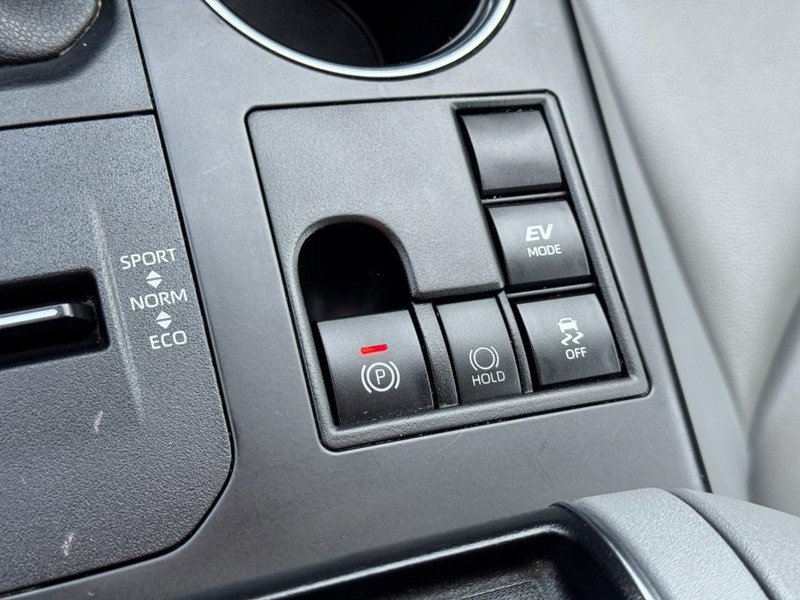 Used 2023 Toyota Highlander XLE image 24