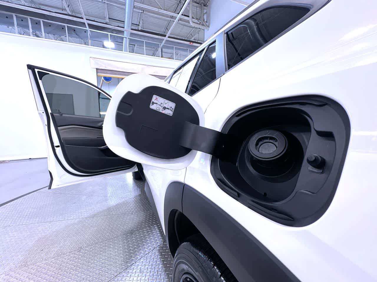 Used 2024 Chevrolet Trax ACTIV w/ Driver Confidence Package FWD image 39