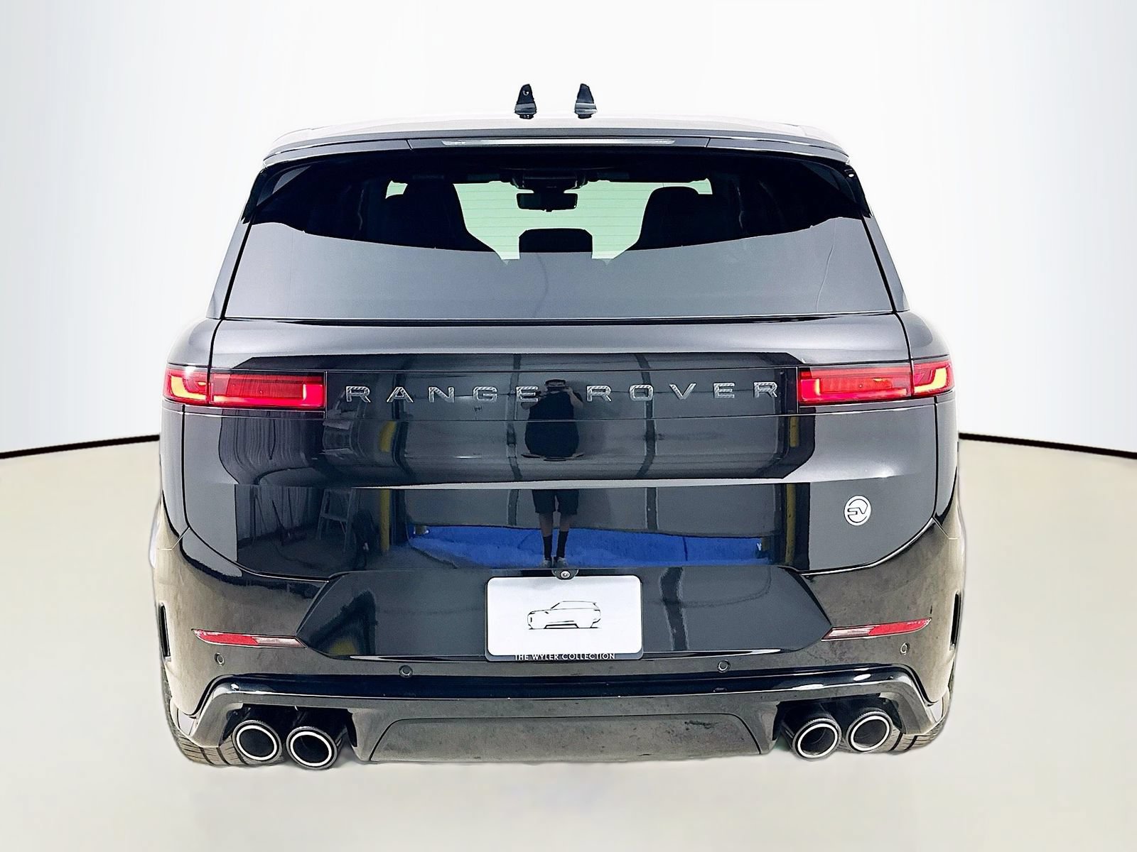 Used 2024 Land Rover Range Rover Sport AWD/4WD image 6