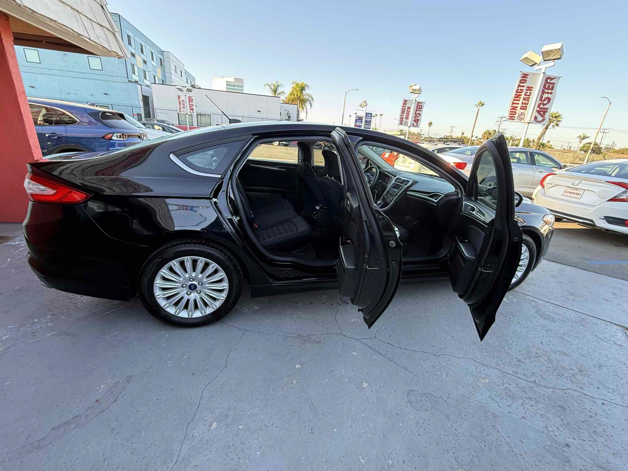 Used 2016 Ford Fusion SE FWD image 30