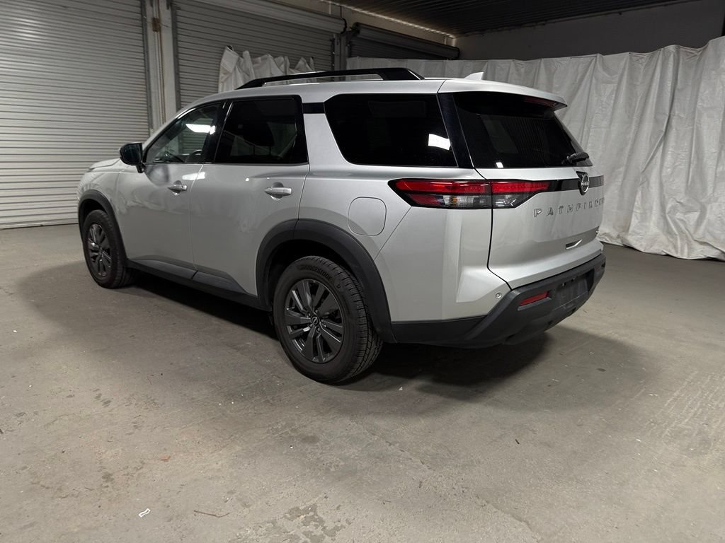 Used 2024 Nissan Pathfinder SV FWD image 5
