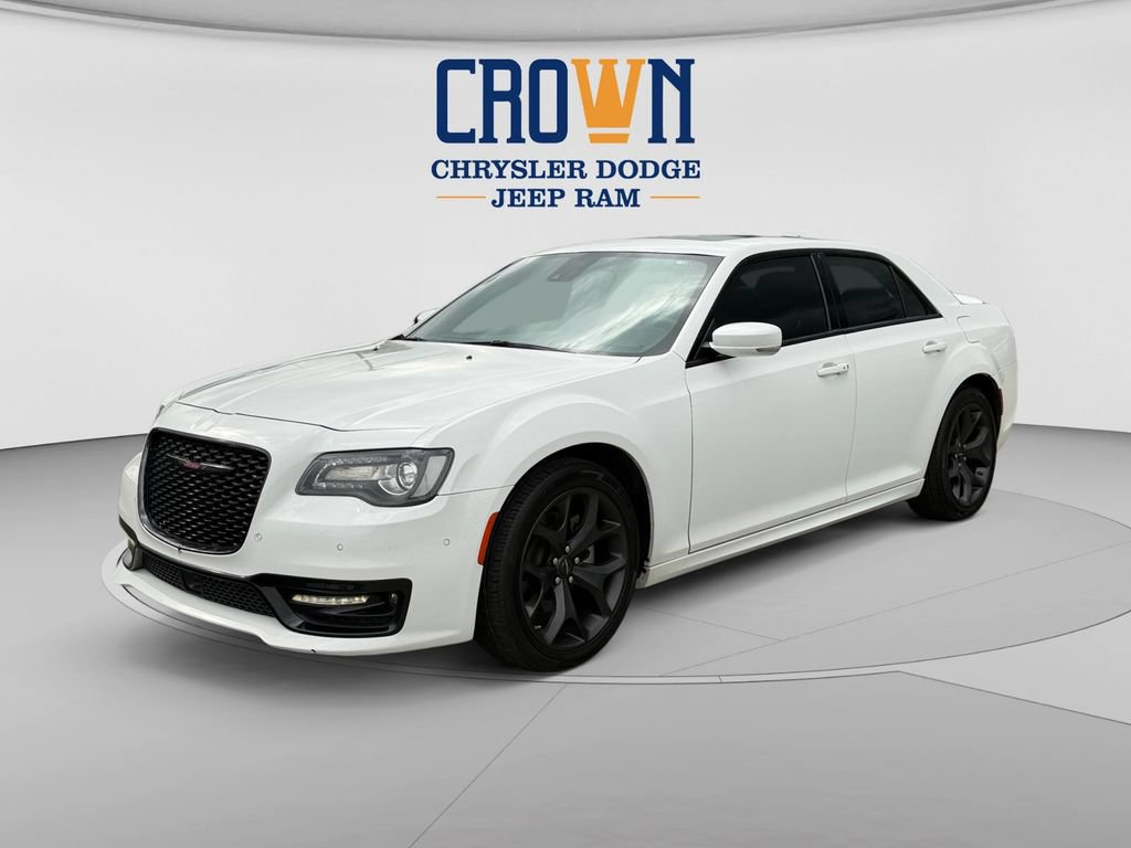 Used 2023 Chrysler 300 S w/ Comfort Group RWD image 7