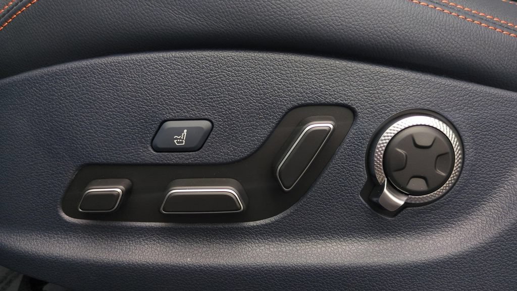 New 2026 Genesis GV70 2.5T Sport Prestige AWD/4WD image 16