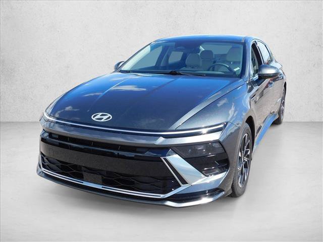 Used 2025 Hyundai Sonata SEL FWD image 2