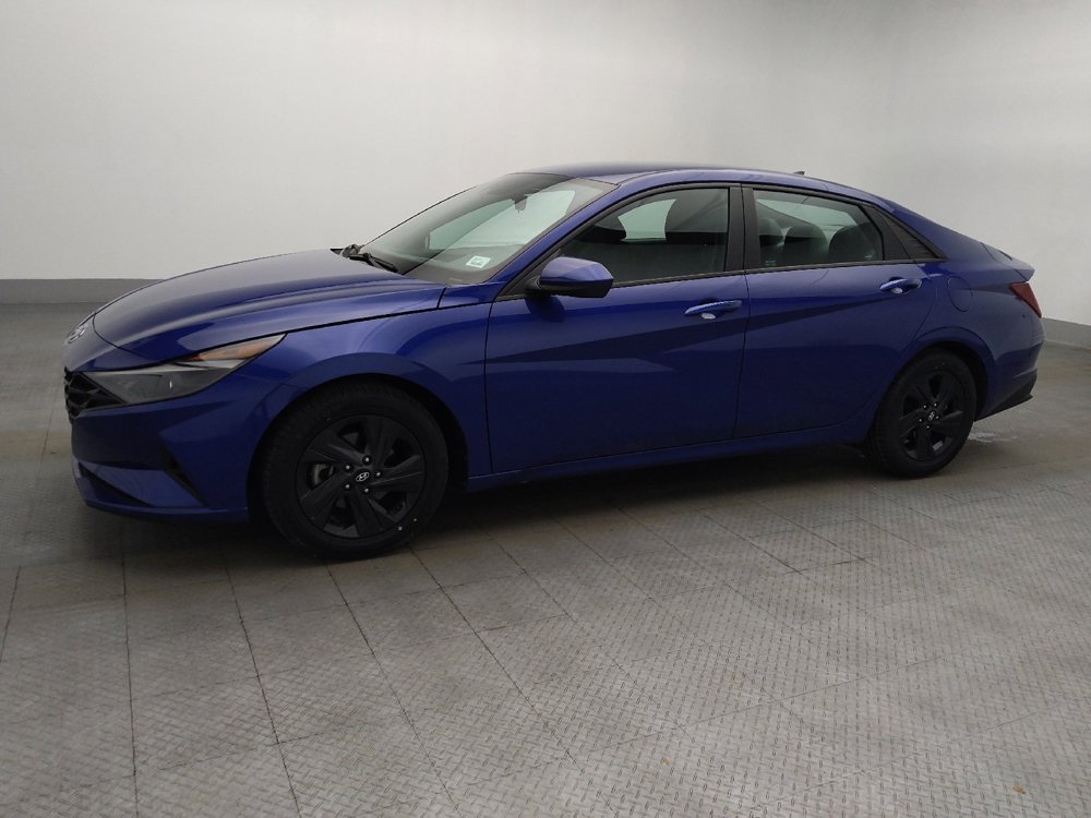 Used 2022 Hyundai Elantra SEL FWD image 2