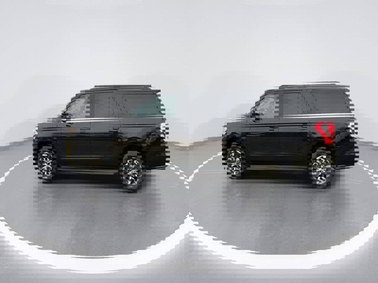 Used 2021 Ford Expedition Max XLT image 11