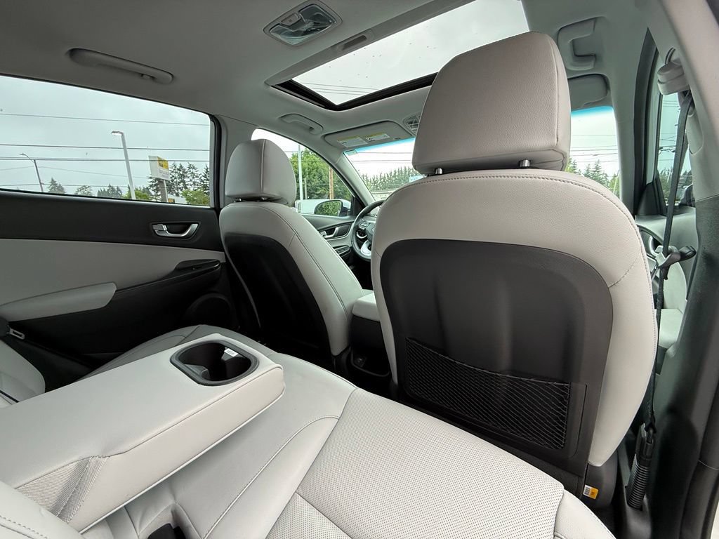 Certified 2023 Hyundai Kona Limited FWD image 17