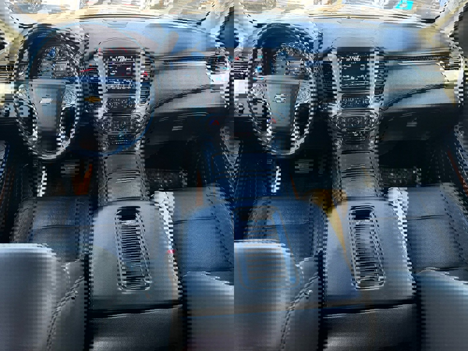 Used 2018 Chevrolet Suburban Premier image 29