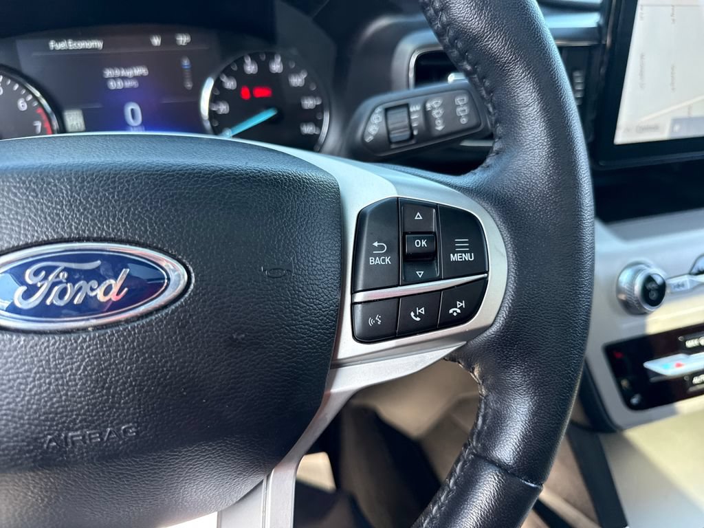 Used 2024 Ford Explorer XLT w/ Equipment Group 202A AWD/4WD image 53