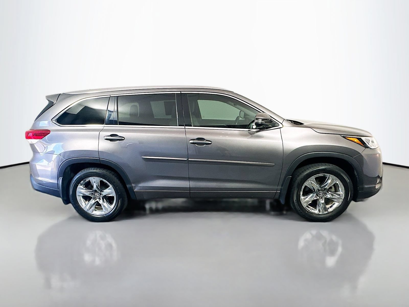Used 2018 Toyota Highlander Limited Platinum AWD/4WD image 8