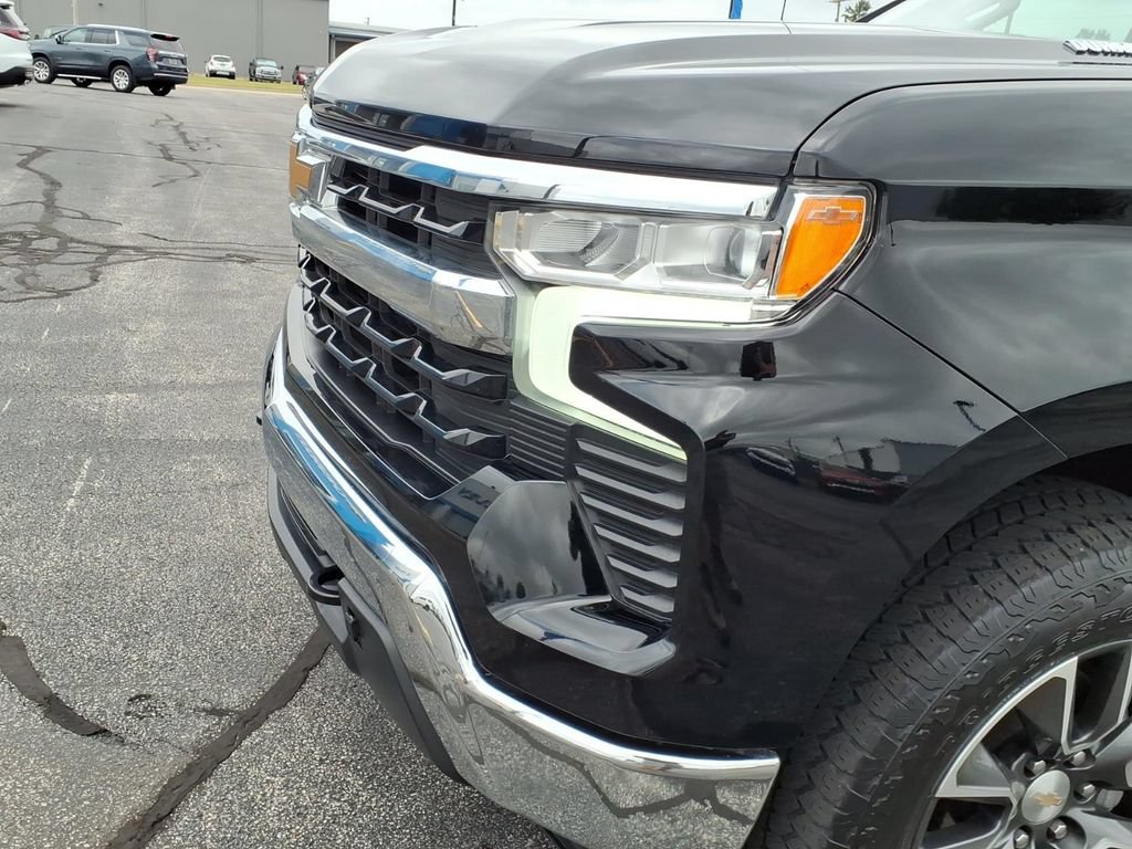 Used 2022 Chevrolet Silverado 1500 LT AWD/4WD image 21