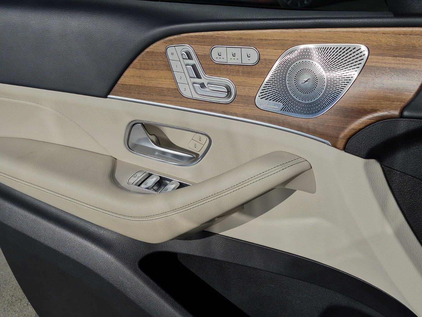 Used 2024 Mercedes-Benz GLS 450 4MATIC image 26