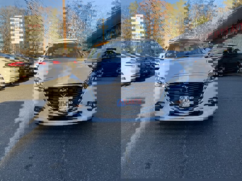 Used 2018 MAZDA MAZDA3 Touring image 2