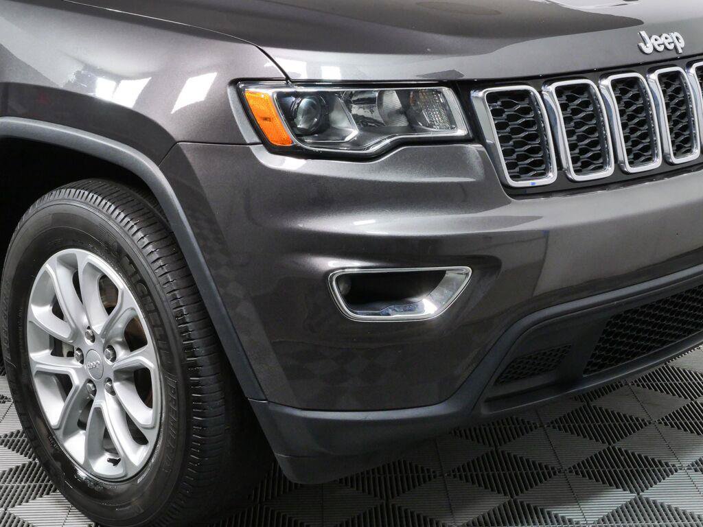 Used 2021 Jeep Grand Cherokee Laredo X RWD image 37
