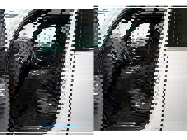 New 2026 BMW X5 xDrive50e w/ Premium Package image 59