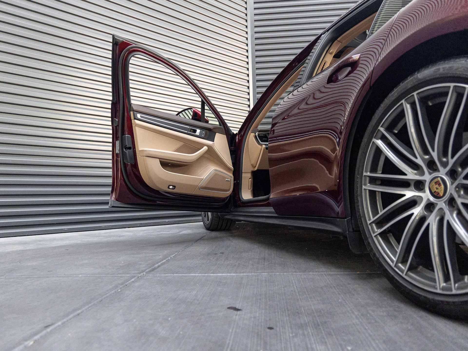 Certified 2023 Porsche Panamera Platinum Edition image 13