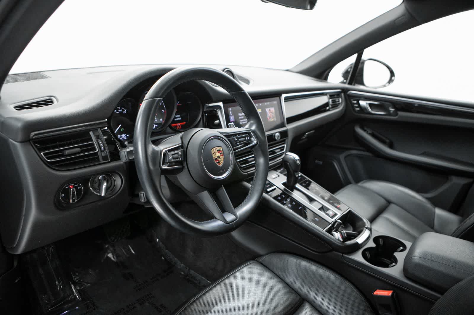 Used 2024 Porsche Macan S AWD/4WD image 4