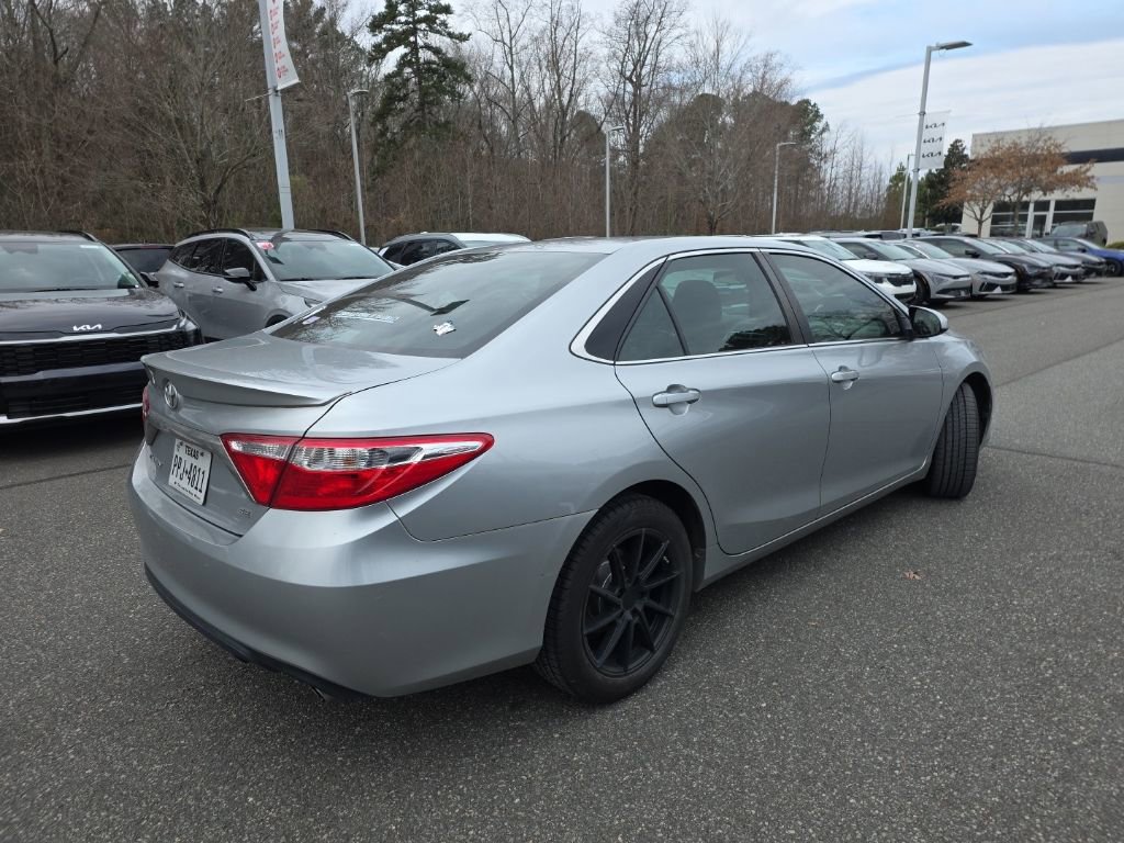 Used 2017 Toyota Camry SE image 7