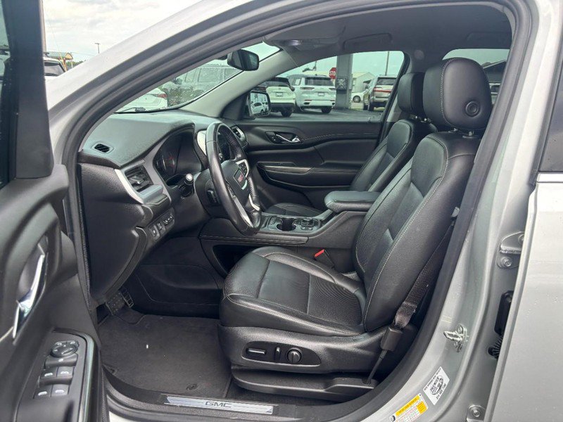 Used 2020 GMC Acadia SLT w/ Driver Alert Package II AWD/4WD image 8