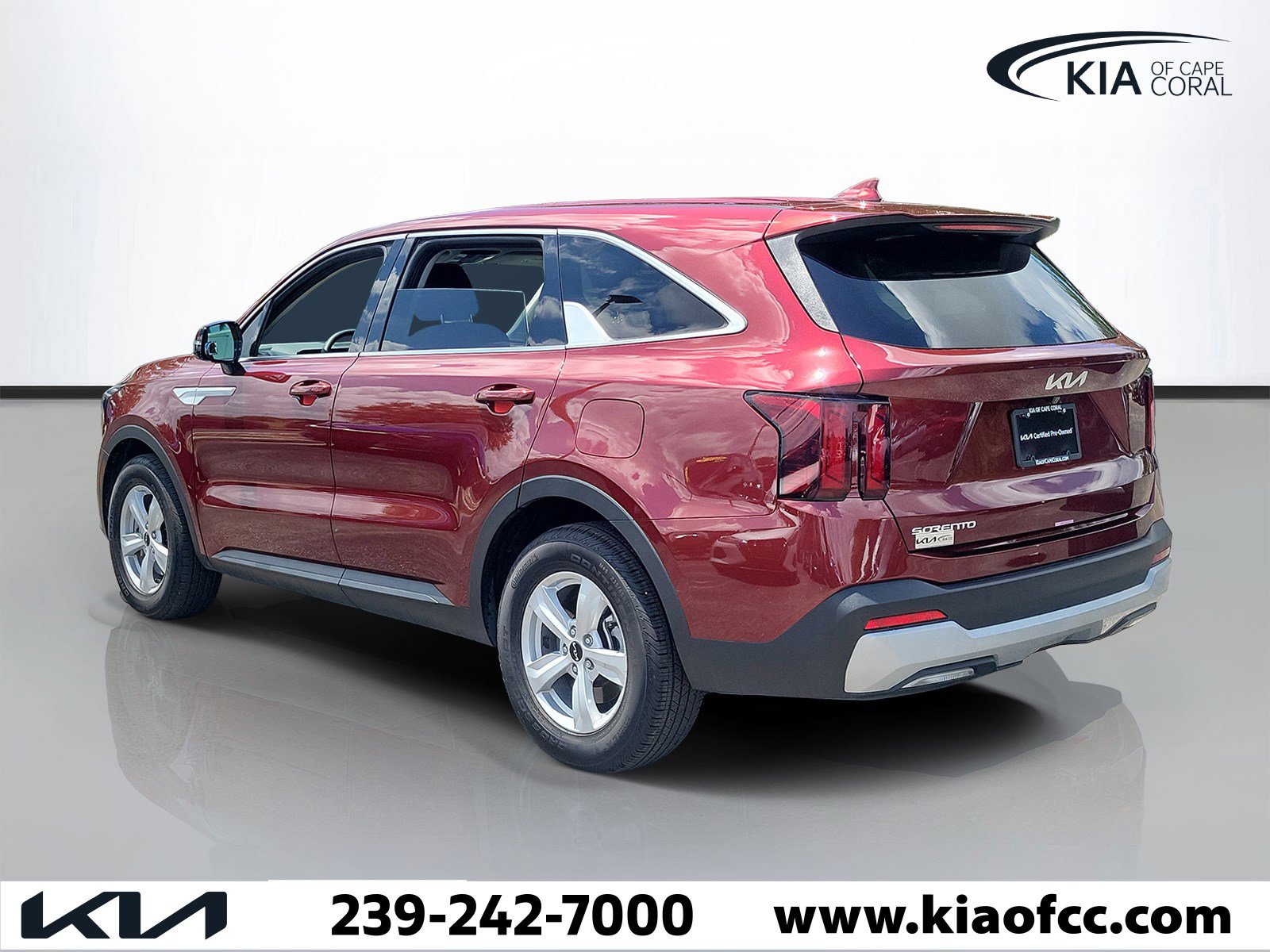 Certified 2025 Kia Sorento LX FWD image 4