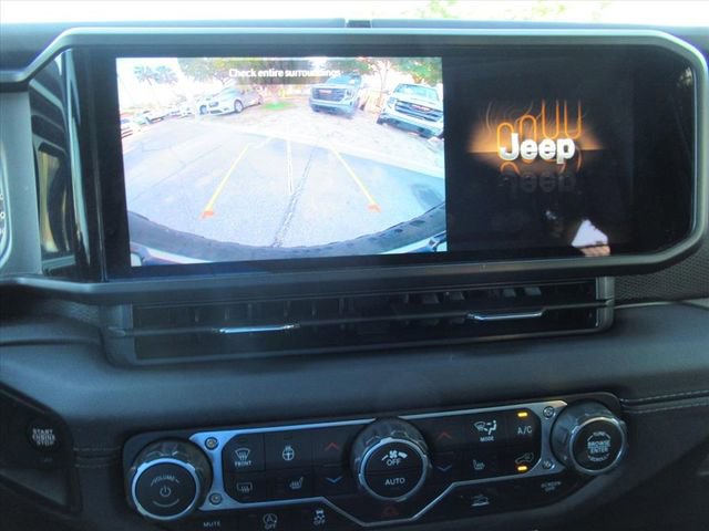 Certified 2025 Jeep Wrangler Unlimited Rubicon w/ Convenience Group AWD/4WD image 28