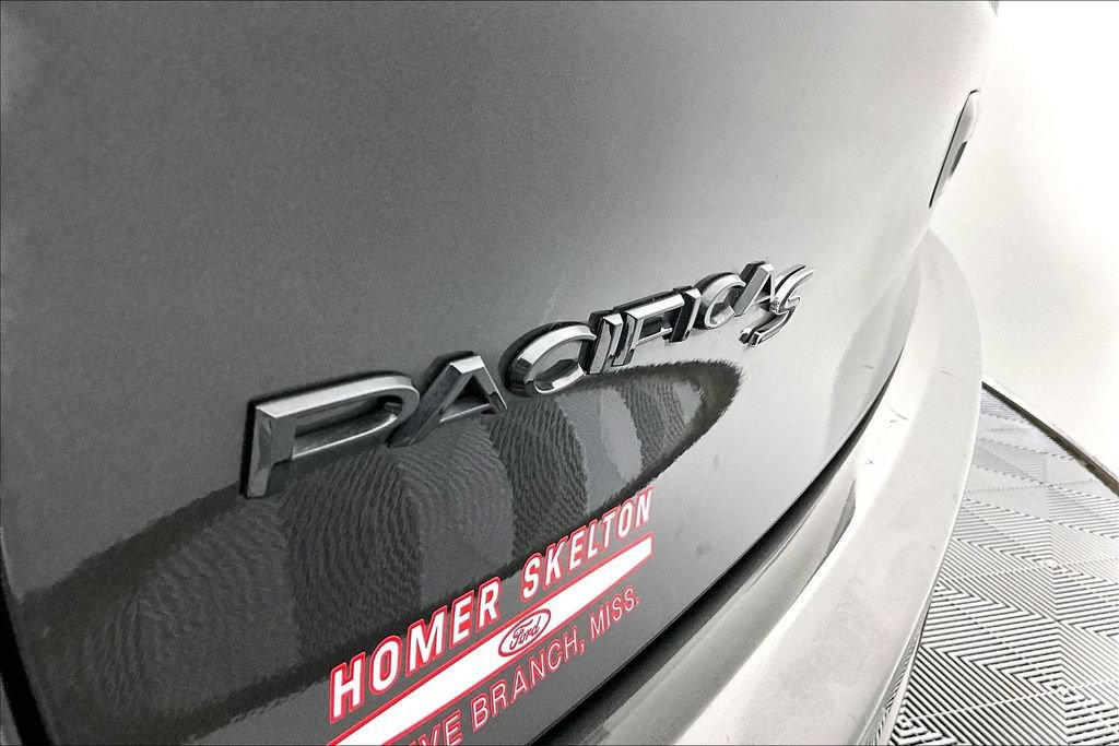 Used 2020 Chrysler Pacifica Touring w/ S Appearance Package FWD image 14