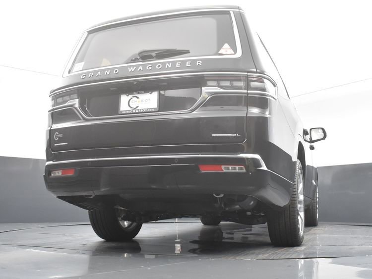 Used 2023 Jeep Grand Wagoneer L Series II w/ Premium Group II image 59