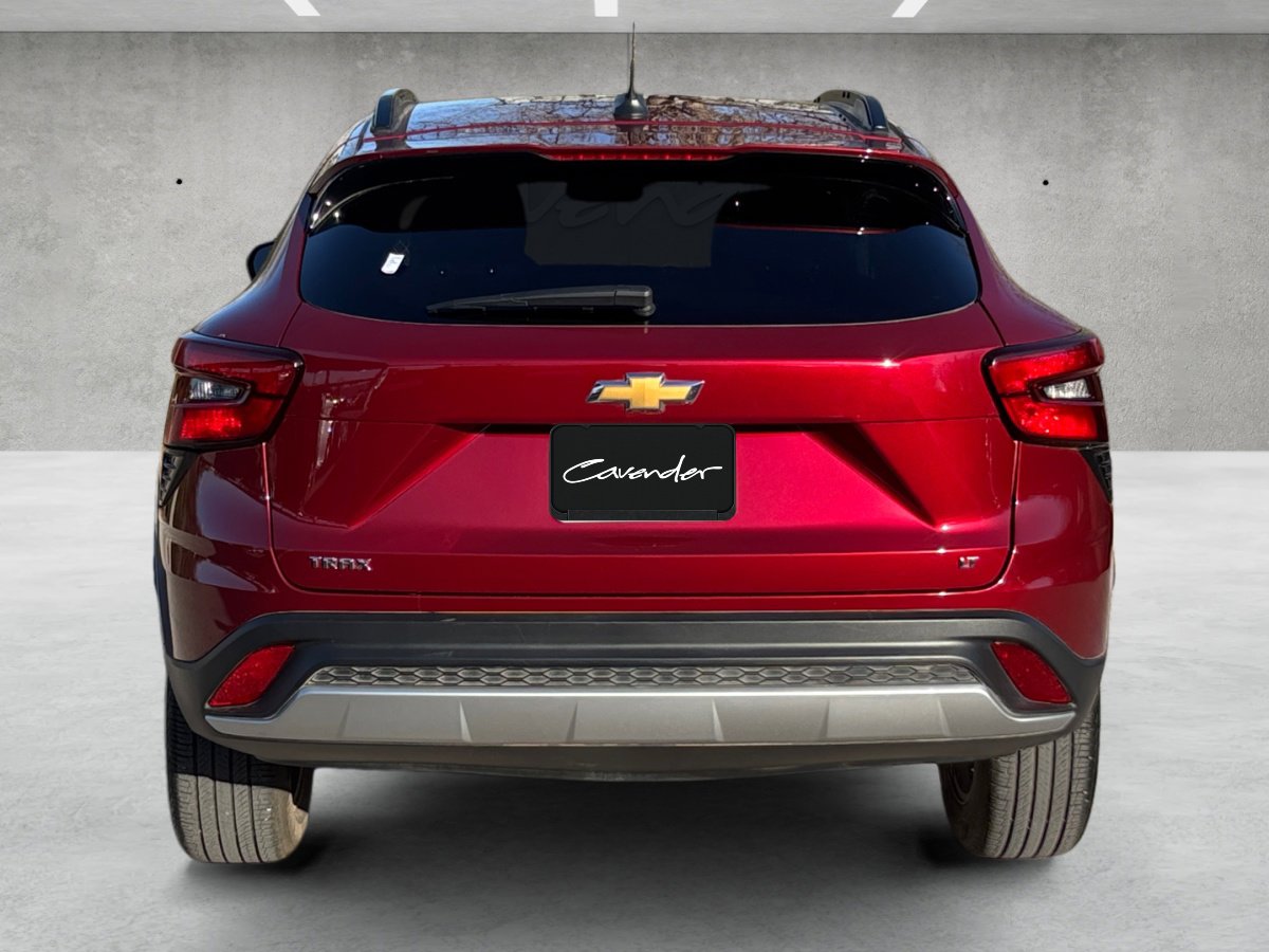 Used 2025 Chevrolet Trax LT image 17