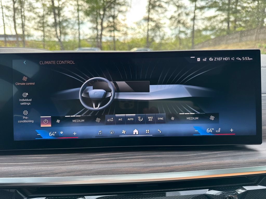 New 2026 BMW X7 xDrive40i w/ M Sport Package AWD/4WD image 18