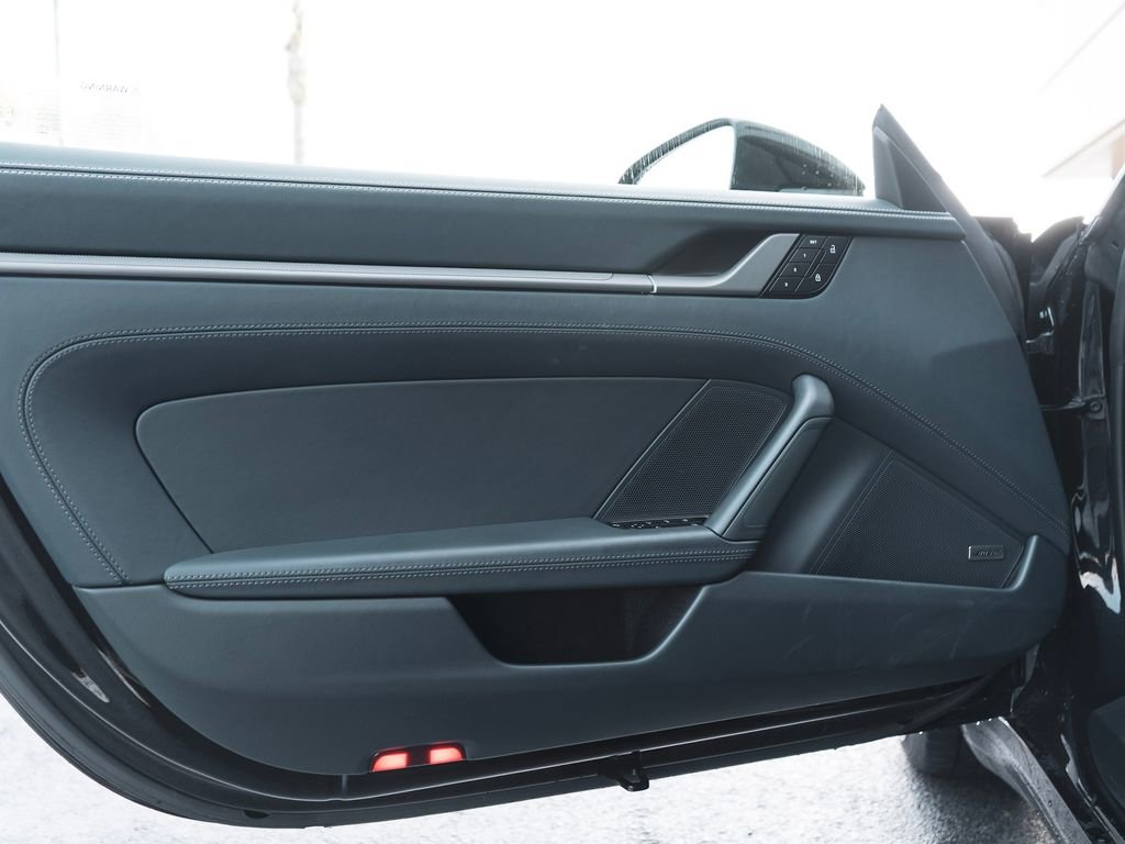 Used 2025 Porsche 911 Carrera image 27