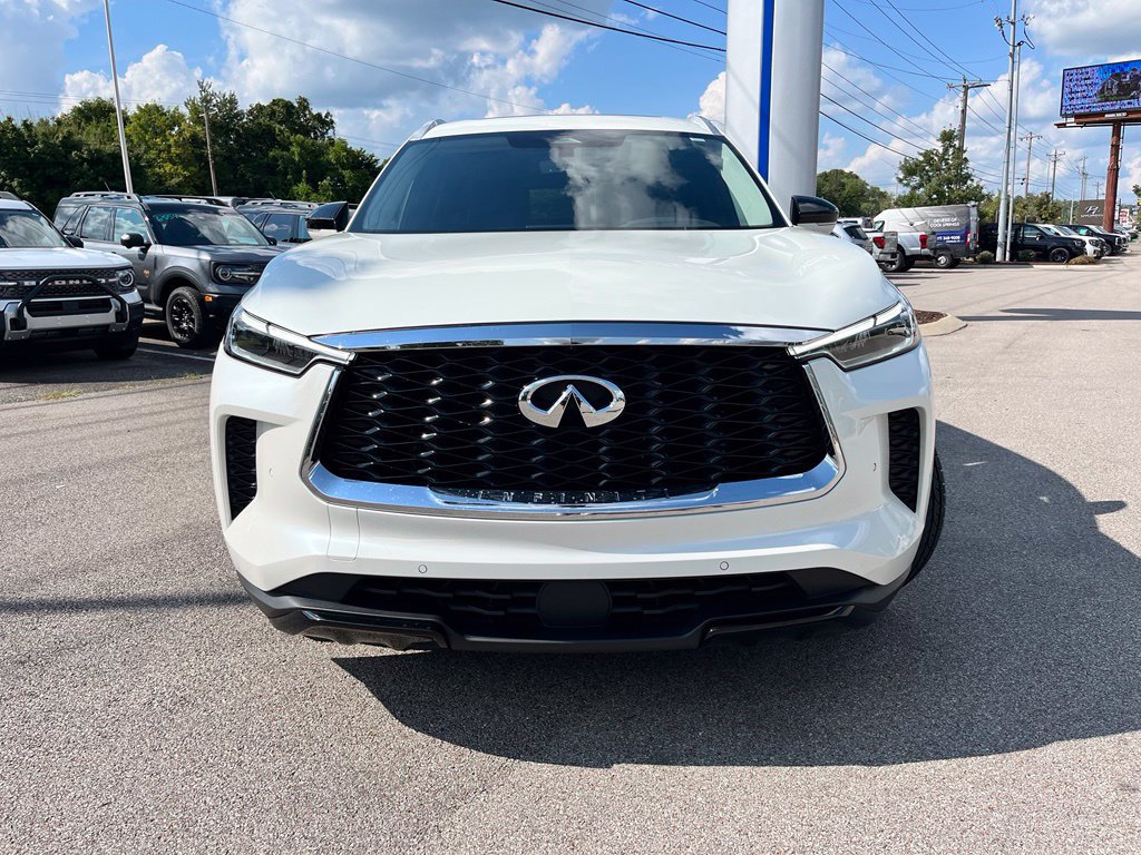 Used 2023 INFINITI QX60 Luxe AWD/4WD image 2