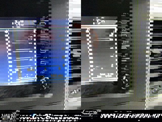 Used 2020 Toyota Sienna L image 25